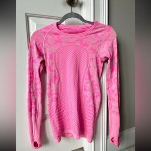 Vintage Lululemon Swiftly Tech!! So cute and comfy